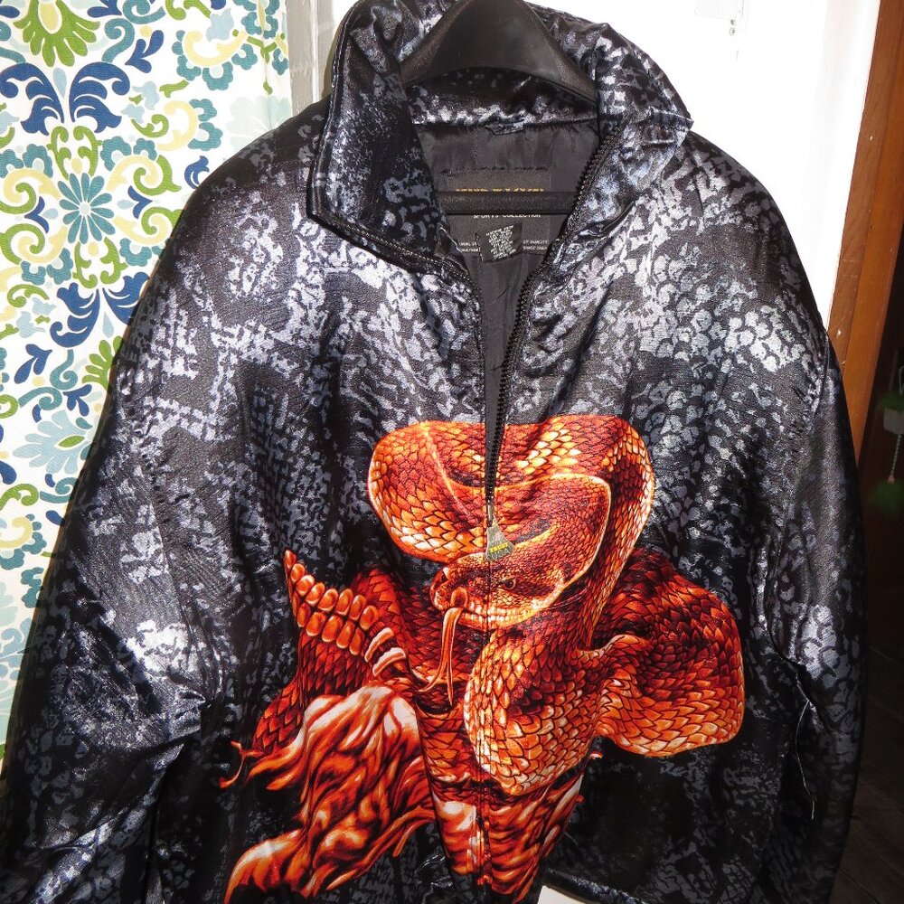 TRUST SPORTSWEAR PUFFER COAT SNAKE ON FRONT AND BACK SIZE MENS L